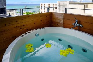 onna resort nakadomari ビーチまで車で4分 最大12名OK 中庭付き貸切ヴィラでくつろぐ恩納村ステイ - 2