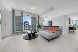 Unique Two Bedrooms Penthouse Experience with Spectacular View! - 9