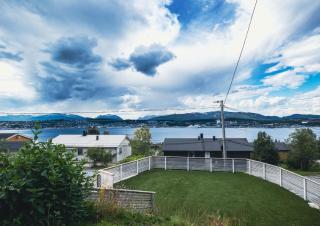 Uranus apartment - view over Tromsøya - 1