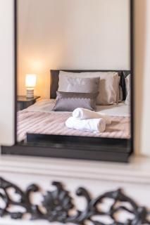 Elegant 4BR Home in Prestigious Chapel Allerton - 3