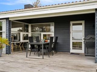 Holiday Home Liesel - 700m from the sea by Interhome - 2