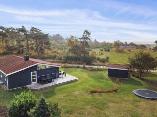 Holiday Home Liesel - 700m from the sea by Interhome - 5