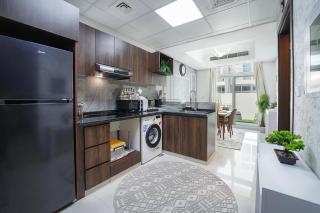 EasyGo Spacious 3BR with Garden in DAMAC Hills 2 - 0