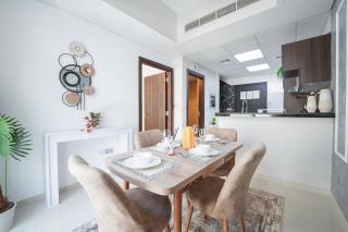 EasyGo Spacious 3BR with Garden in DAMAC Hills 2 - 5