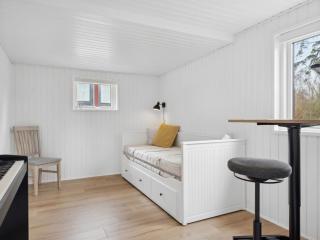 Holiday Home Dome - 12km from the sea by Interhome - 5