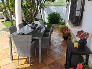 Chalet grande con Piscina para Parejas y Familias - 2