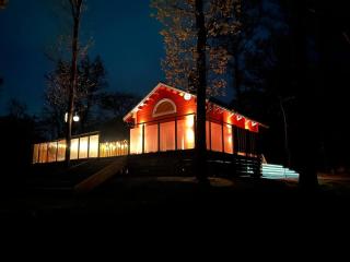 Log cabin with hot tub and views - 7