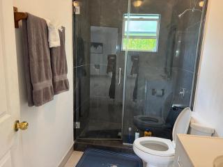 3-bedrooms Suite Next to Grace Bay - 4