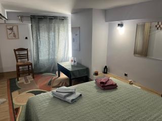 Chic & Cozy Apartment in Gazi, Athens - 9