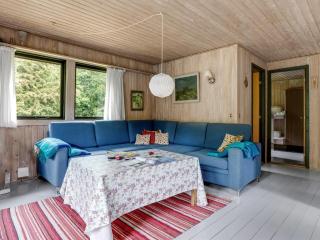 Holiday Home Matild - 800m from the sea by Interhome - 3