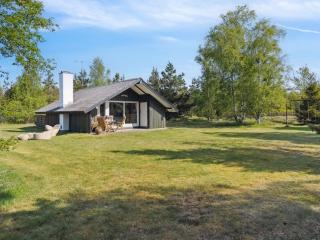 Holiday Home Irlin - 600m from the sea by Interhome - 5