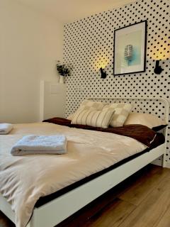 Canoe 2-Bedroom Apartment with City View in Central Warsaw - 9