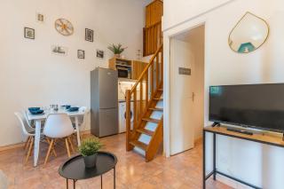 Charming 2 bedroom House With Pool - 4