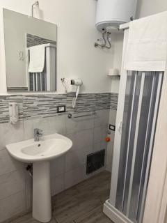 Garibaldi Rooms 2 - 8