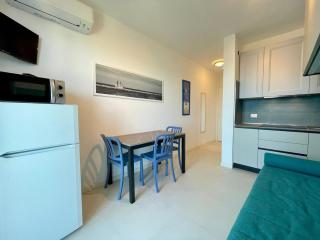 Modern studio with shared pool - 4