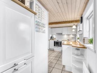 Holiday Home Anneke - 1-3km from the sea by Interhome - 7