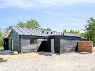 Holiday Home Lonneke - 450m from the sea by Interhome - 3