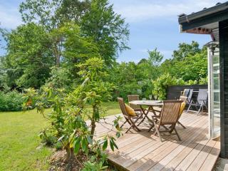 Holiday Home Riana - 700m from the sea by Interhome - 1