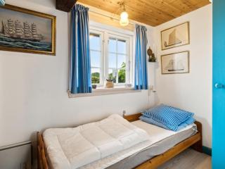 Holiday Home Leoni - 115m from the sea by Interhome - 2