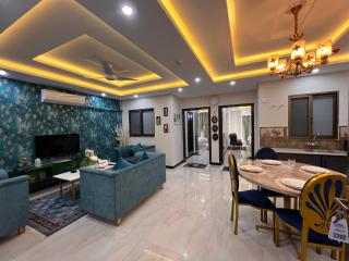 Peaceful 2BHK Retreat near Tourist Hotspots - 8