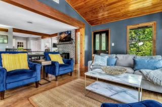 Cozy Serenity - Outdoor Hot Tub, Firepit, Games, + Close to Downtown Gatlinburg - 2
