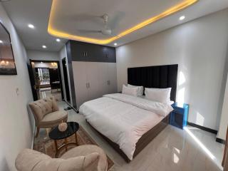 Peaceful 2BHK Retreat near Tourist Hotspots - 5