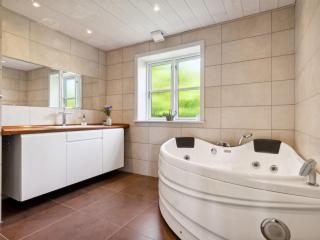 Holiday Home Lisbeth - 130m from the sea by Interhome - 5