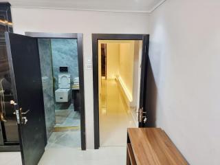 Luxury 1bed guest house with private garden in Magodo - 1