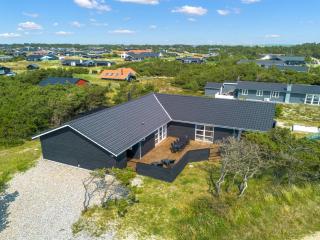 Holiday Home Emeli - 400m from the sea by Interhome - 2