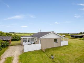 Holiday Home Hejdi - 650m from the sea by Interhome - 3