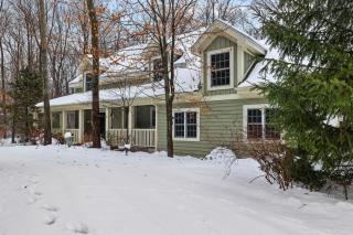 Pete's Place by Juniper Holiday + Home - 4