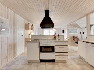 Holiday Home Ajten - 150m from the sea by Interhome - 4