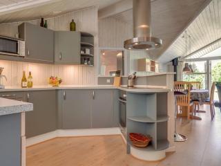 Holiday Home Esaline - 400m from the sea by Interhome - 4