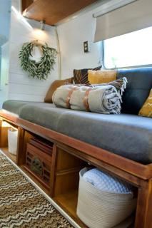 Cozy Airstream Glamping Hammock Fire Pit Vibes - 3