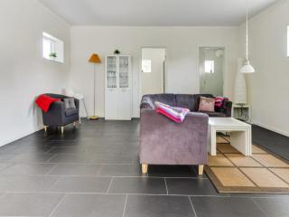 Holiday Home Edda - 400m from the sea by Interhome - 3