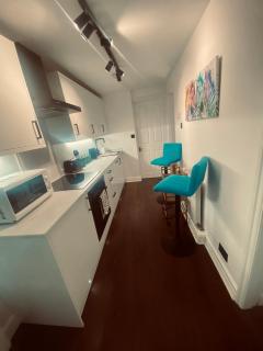 2 Bedroom - Garden Apartment, with parking - 6