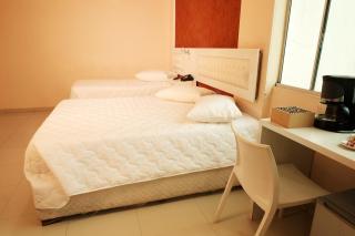 Emirates Hotel & Suites - 8