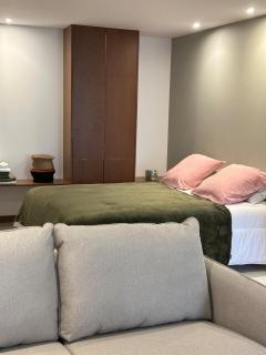 Grand studio refait à neuf - 2