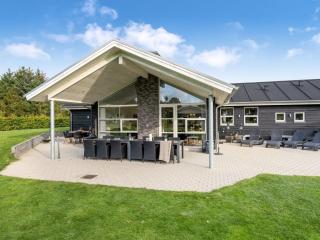 Holiday Home Geri - 700m from the sea by Interhome - 2