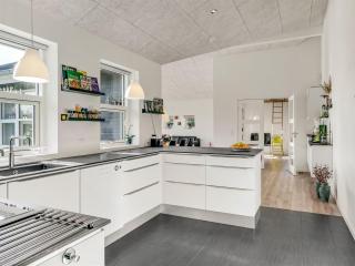 Holiday Home Geri - 700m from the sea by Interhome - 1