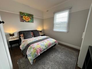 Daisy Cottage on Duke 3BR - 6