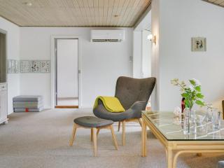 Holiday Home Erikgine - 170m from the sea by Interhome - 1