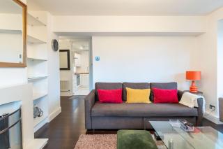Inviting 1BD Flat in the Heart of South London - 8