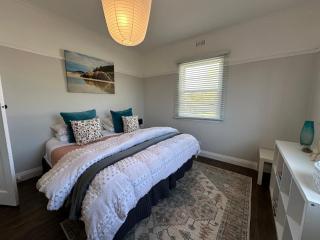 Daisy Cottage on Duke 2BR - 8