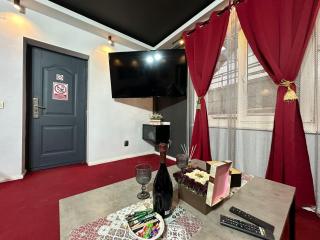 Smarald - Premium Apt in Best Location & Parking - 1