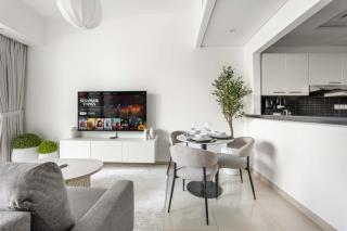 StayShort - Dubai Marina sleeps 4 with Water Views! - 1