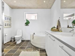 Holiday Home Nele - 400m from the sea by Interhome - 5