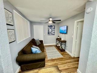 Retreat in Style Private Peaceful Miami Bungalow - 1