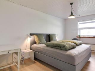 Apartment Oddi - 900m from the sea by Interhome - 4