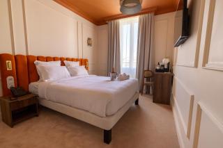 Hotel Ambassador, completely renovated - 1